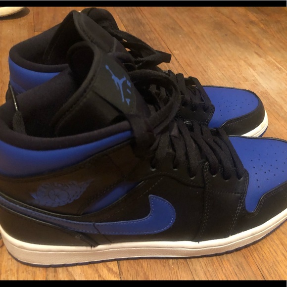 2020 Jordan retro 1’s Royal mid - Picture 2 of 3